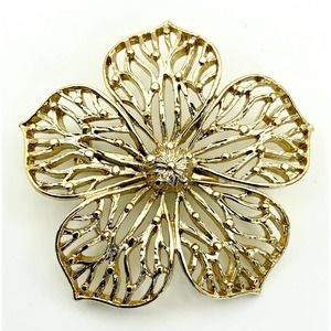 Signed Gerry's Vintage Gold Tone Flower Brooch Pin